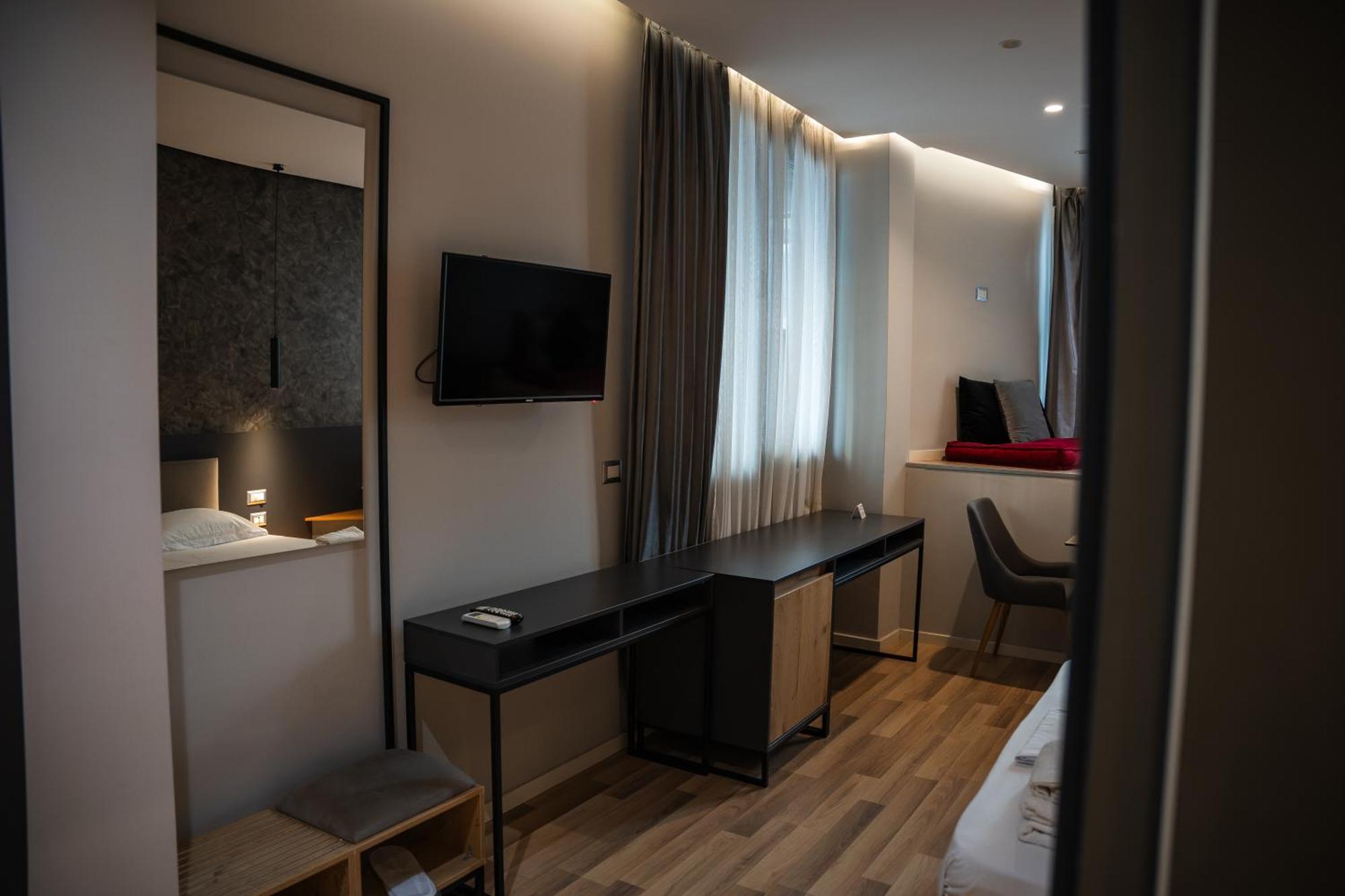 Center Boutique Hotel Tirana Exterior foto